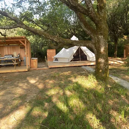 ラグジュアリーテント Tente Luxe Jacuzzi Au Bord Des Etangs Le Vigeant