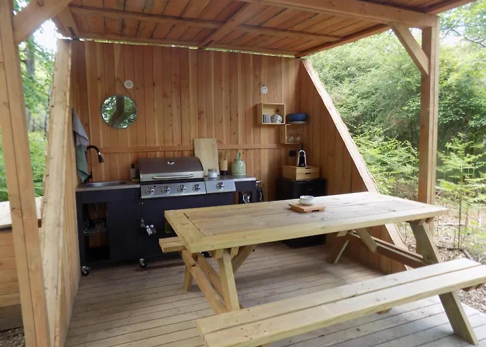 Tente Luxe Jacuzzi Au Bord Des Etangs Le Vigeant